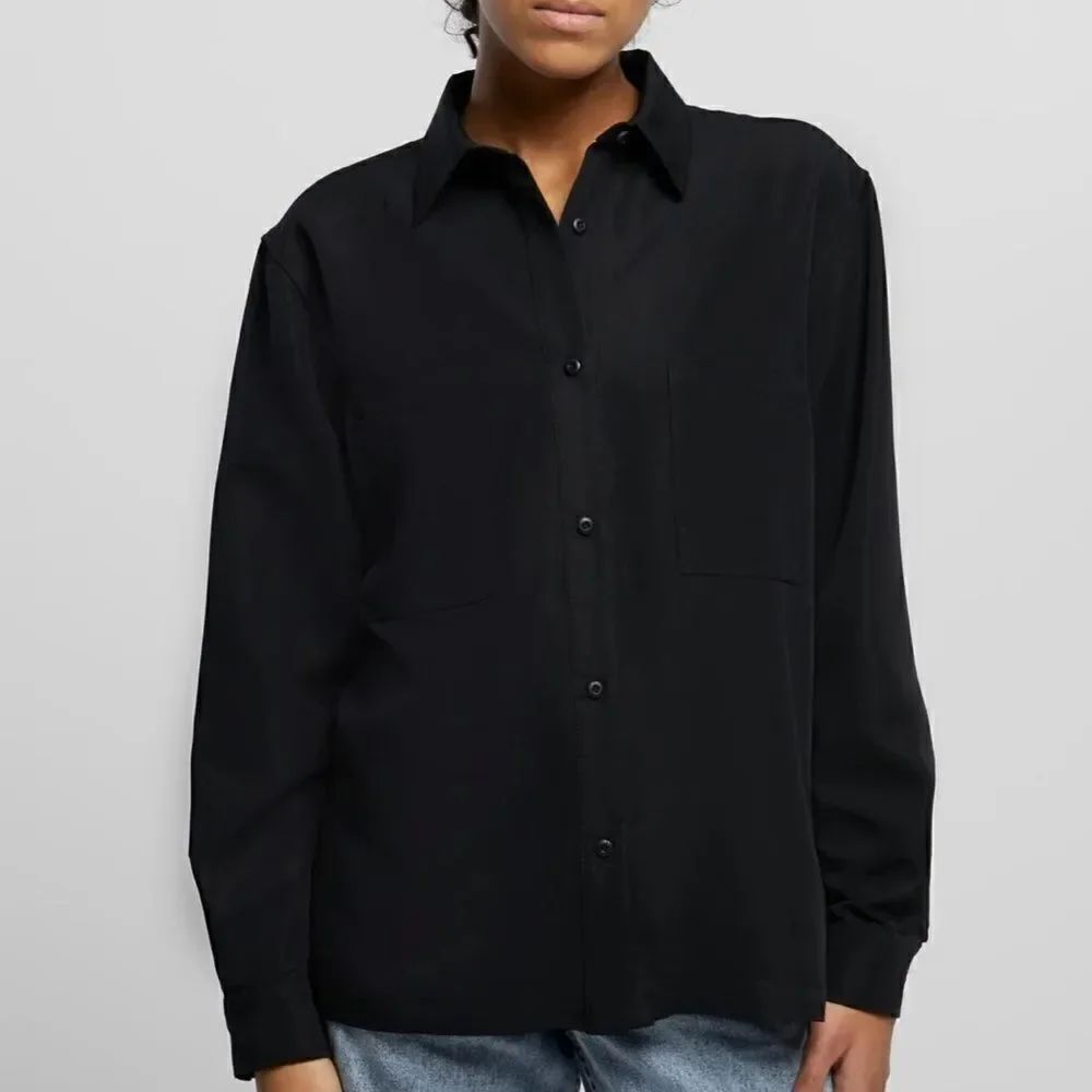 Foxcroft Black Cotton Blend Wrinkle Free Long Sleeve Button Down Shirt Size 8
